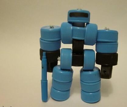 废物利用之塑料瓶盖制作机甲战士玩具